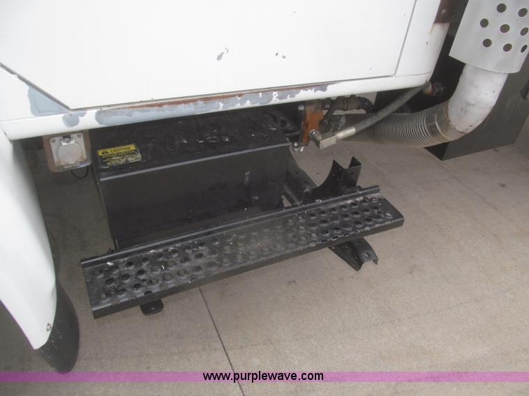 image for item F7218 1998 International 810 low profile dump truck