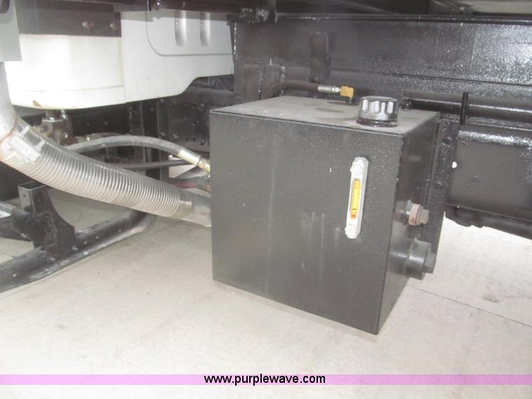 image for item F7218 1998 International 810 low profile dump truck