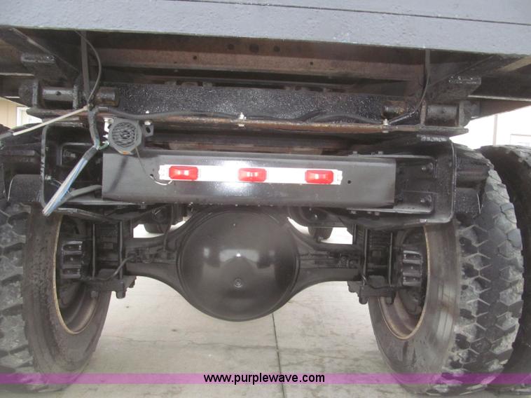 image for item F7218 1998 International 810 low profile dump truck