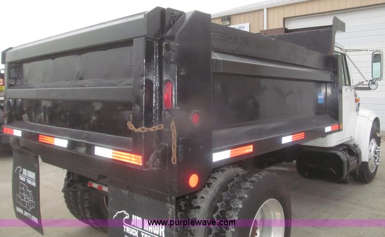 image for item F7218 1998 International 810 low profile dump truck