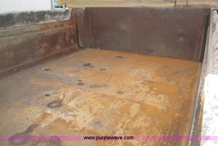 image for item F7218 1998 International 810 low profile dump truck