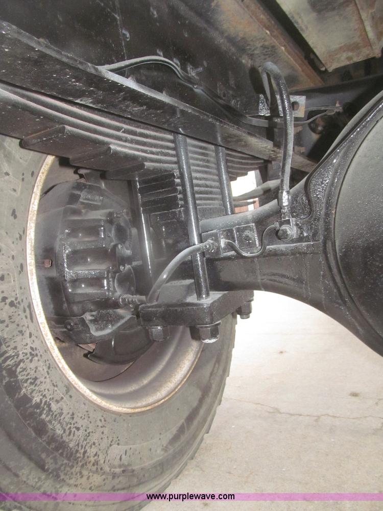 image for item F7218 1998 International 810 low profile dump truck