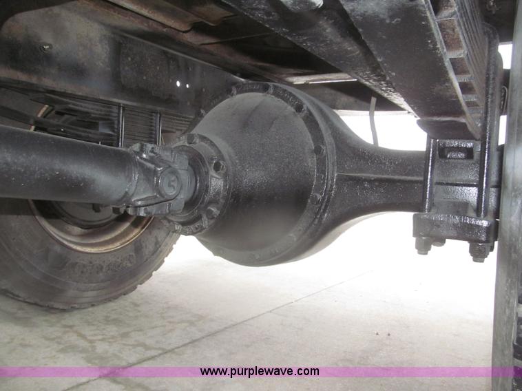 image for item F7218 1998 International 810 low profile dump truck