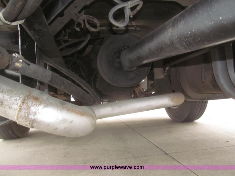 image for item F7218 1998 International 810 low profile dump truck