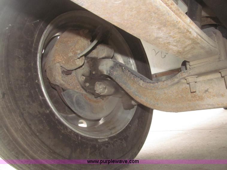 image for item F7218 1998 International 810 low profile dump truck