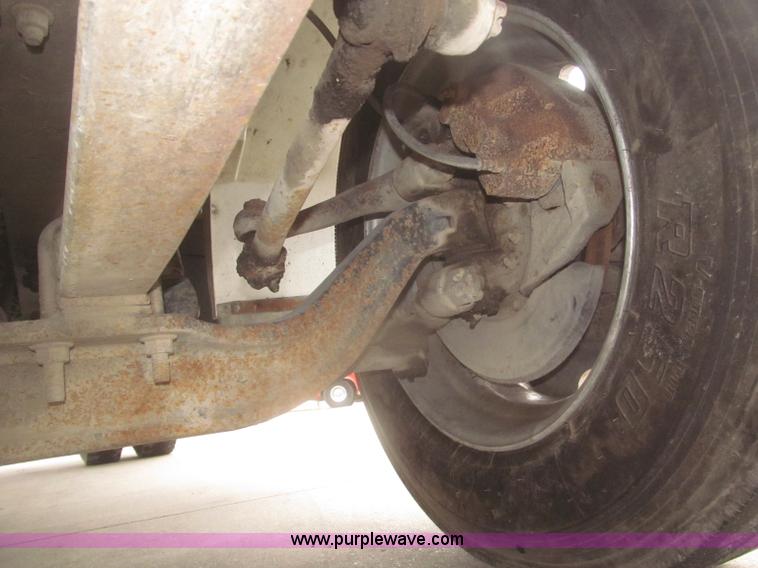 image for item F7218 1998 International 810 low profile dump truck