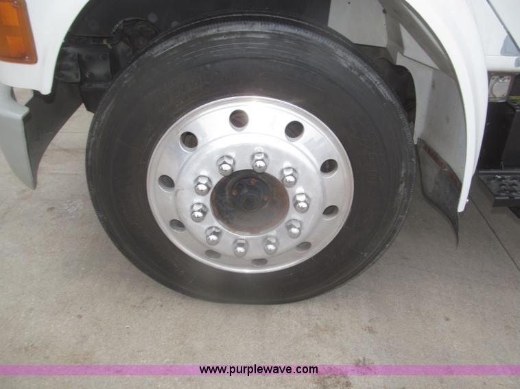 image for item F7218 1998 International 810 low profile dump truck