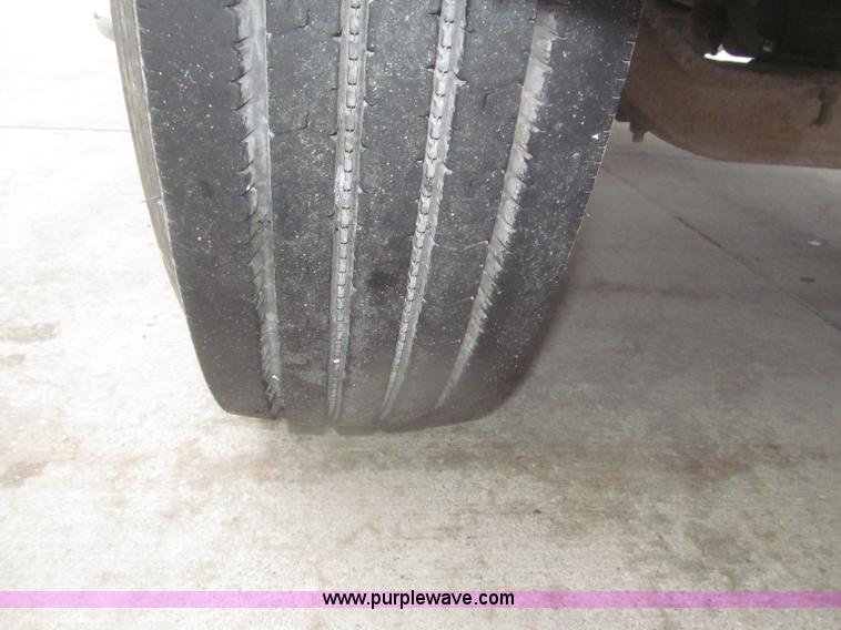 image for item F7218 1998 International 810 low profile dump truck