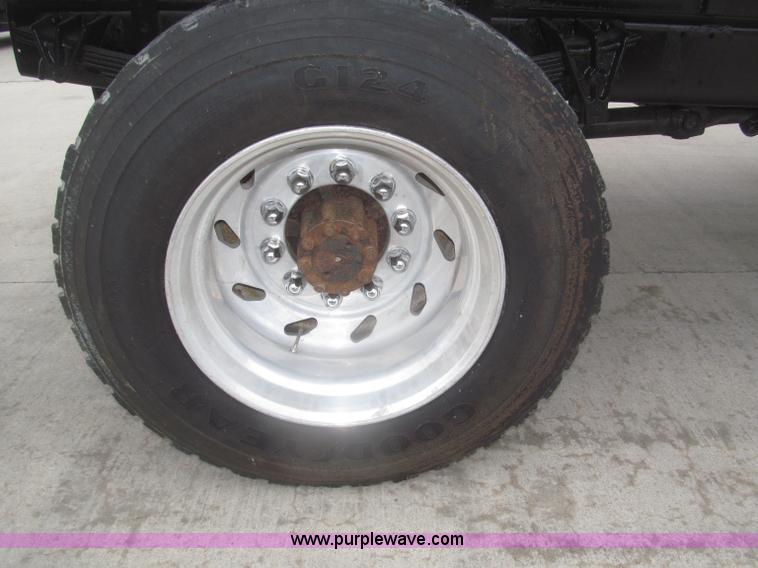 image for item F7218 1998 International 810 low profile dump truck