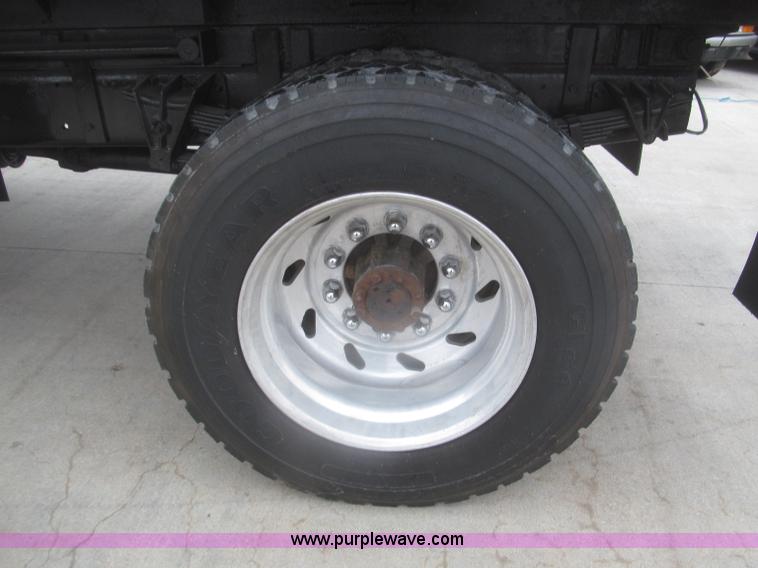 image for item F7218 1998 International 810 low profile dump truck