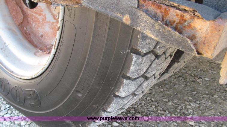 image for item G2203 1996 Chevrolet Kodiak service truck with Maintainer 3220 service crane