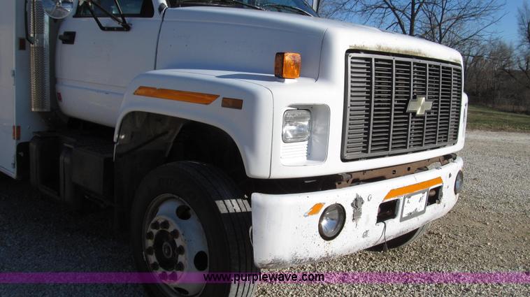 image for item G2203 1996 Chevrolet Kodiak service truck with Maintainer 3220 service crane