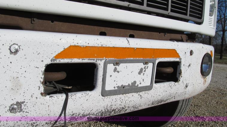 image for item G2203 1996 Chevrolet Kodiak service truck with Maintainer 3220 service crane