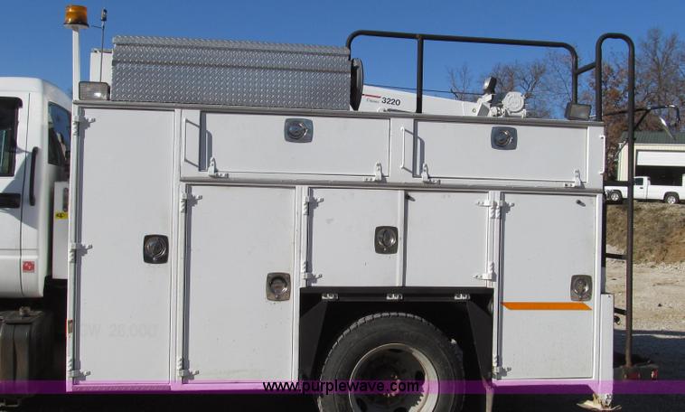 image for item G2203 1996 Chevrolet Kodiak service truck with Maintainer 3220 service crane