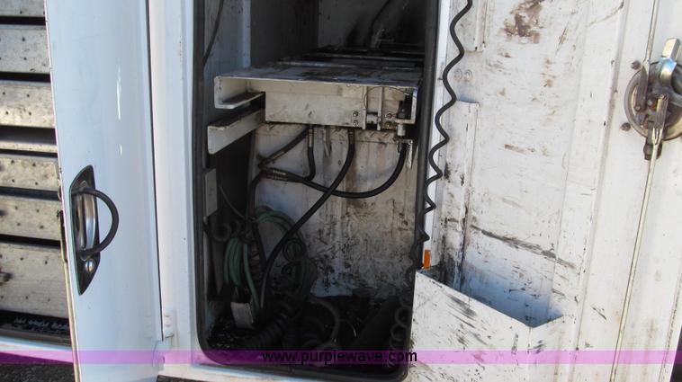 image for item G2203 1996 Chevrolet Kodiak service truck with Maintainer 3220 service crane