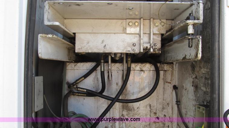 image for item G2203 1996 Chevrolet Kodiak service truck with Maintainer 3220 service crane