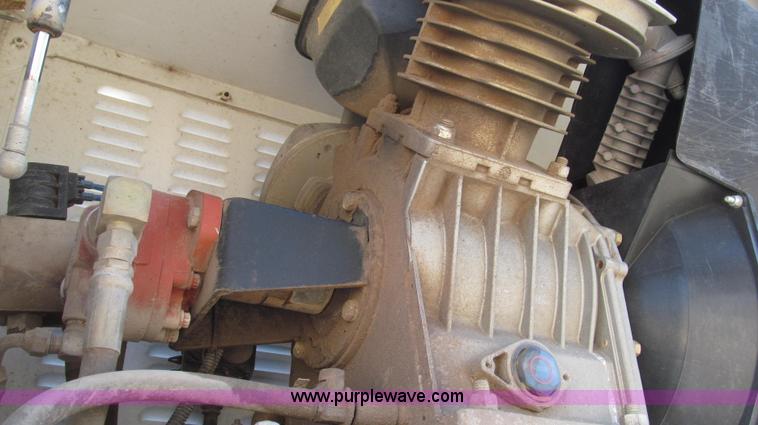 image for item G2203 1996 Chevrolet Kodiak service truck with Maintainer 3220 service crane