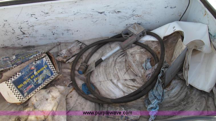 image for item G2203 1996 Chevrolet Kodiak service truck with Maintainer 3220 service crane