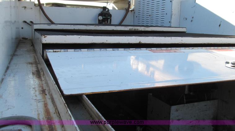 image for item G2203 1996 Chevrolet Kodiak service truck with Maintainer 3220 service crane