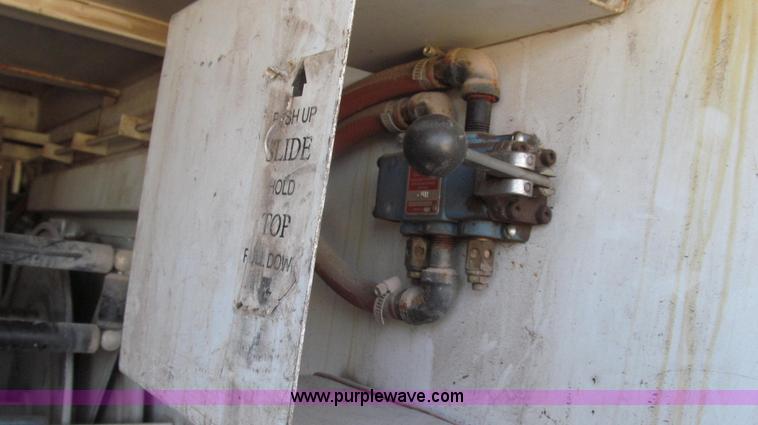 image for item G2203 1996 Chevrolet Kodiak service truck with Maintainer 3220 service crane