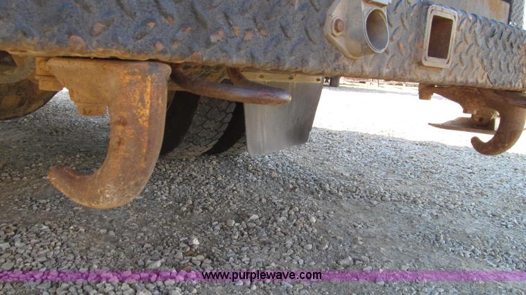 image for item G2203 1996 Chevrolet Kodiak service truck with Maintainer 3220 service crane