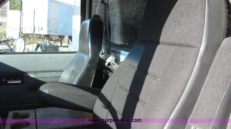 image for item G2203 1996 Chevrolet Kodiak service truck with Maintainer 3220 service crane