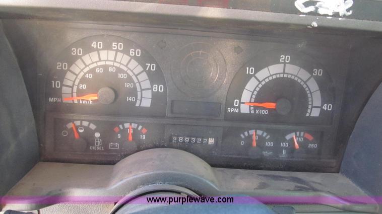 image for item G2203 1996 Chevrolet Kodiak service truck with Maintainer 3220 service crane