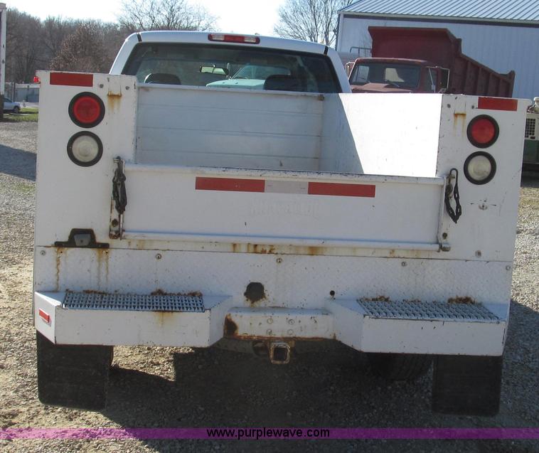 image for item G2204 2002 Chevrolet Silverado 2500HD Ext. Cab utility truck