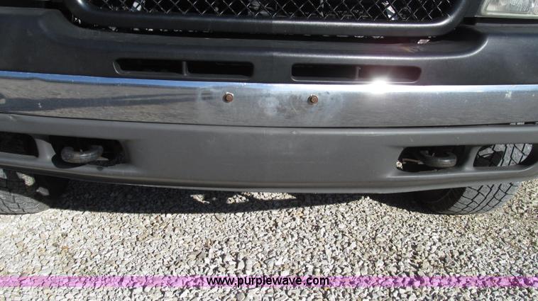 image for item G2204 2002 Chevrolet Silverado 2500HD Ext. Cab utility truck