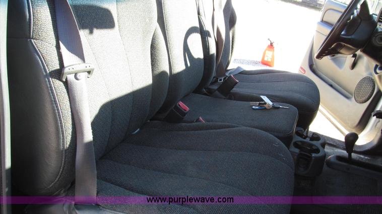 image for item G2204 2002 Chevrolet Silverado 2500HD Ext. Cab utility truck