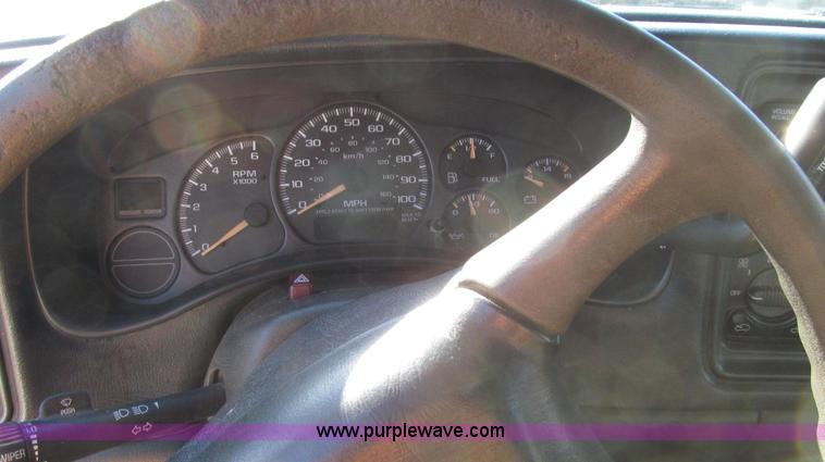 image for item G2204 2002 Chevrolet Silverado 2500HD Ext. Cab utility truck