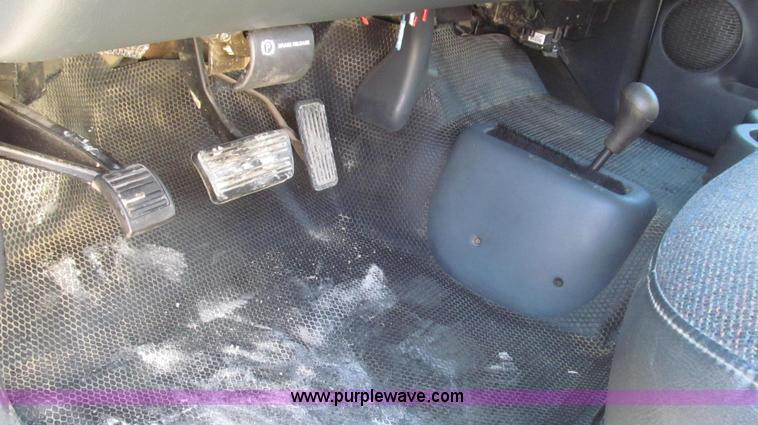 image for item G2204 2002 Chevrolet Silverado 2500HD Ext. Cab utility truck