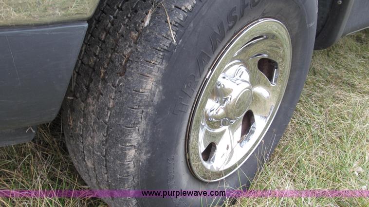 image for item G2209 1999 Ford F150 XL SuperCab pickup truck