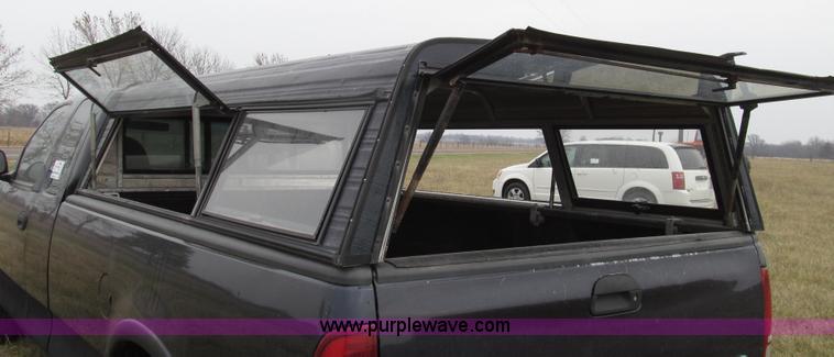 image for item G2209 1999 Ford F150 XL SuperCab pickup truck