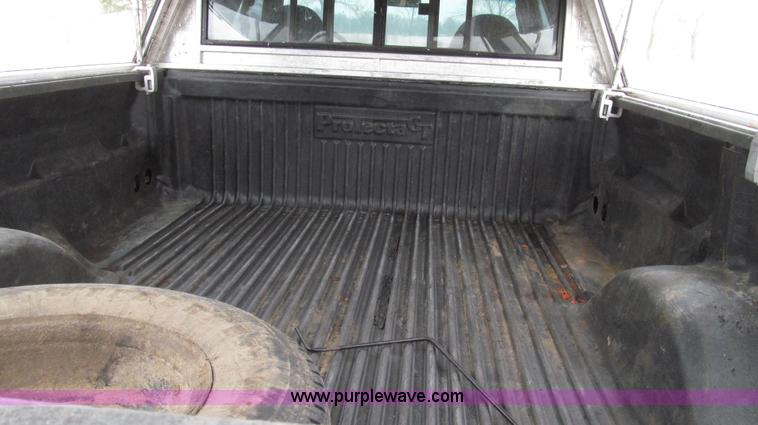 image for item G2209 1999 Ford F150 XL SuperCab pickup truck