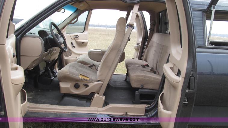 image for item G2209 1999 Ford F150 XL SuperCab pickup truck