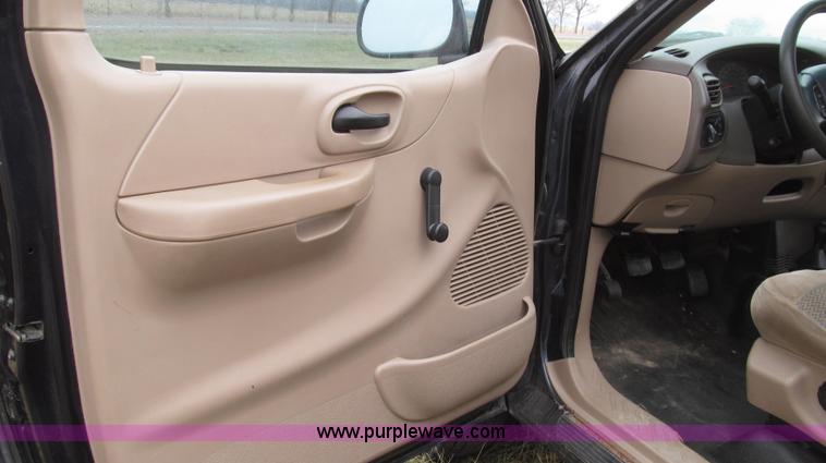 image for item G2209 1999 Ford F150 XL SuperCab pickup truck