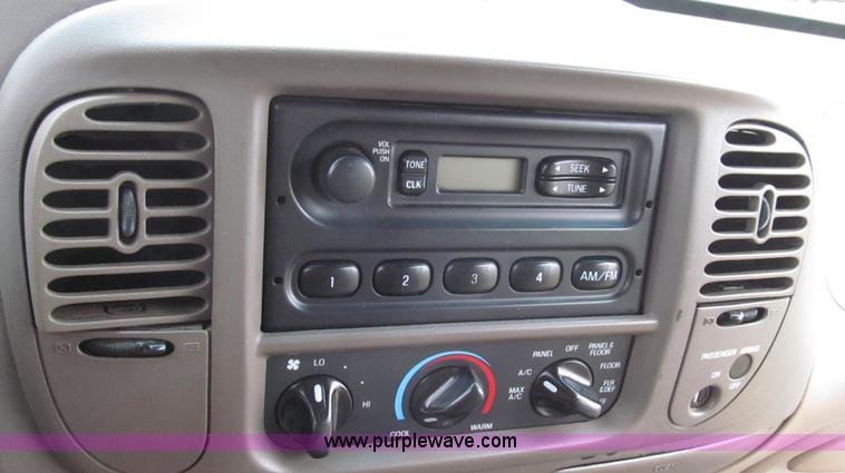 image for item G2209 1999 Ford F150 XL SuperCab pickup truck