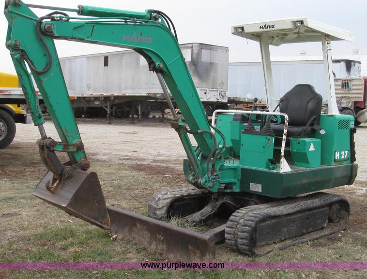 image for item G2210 Hanix H27 mini excavator