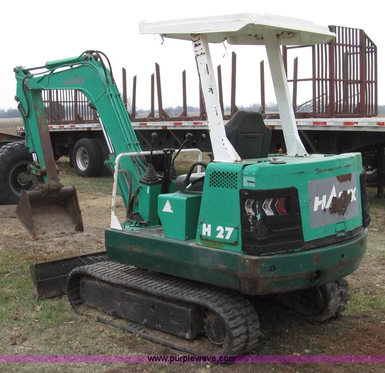 image for item G2210 Hanix H27 mini excavator