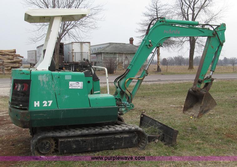 image for item G2210 Hanix H27 mini excavator