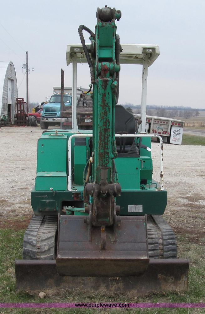 image for item G2210 Hanix H27 mini excavator