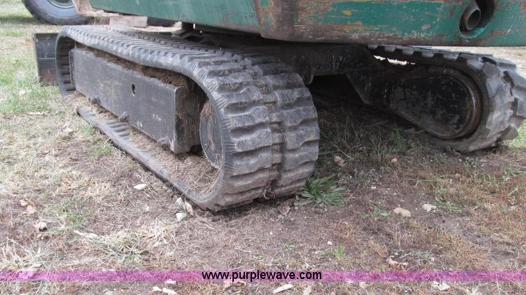 image for item G2210 Hanix H27 mini excavator