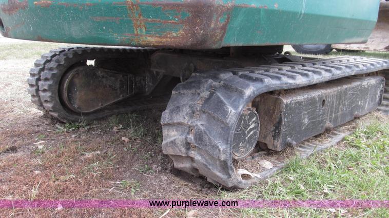 image for item G2210 Hanix H27 mini excavator