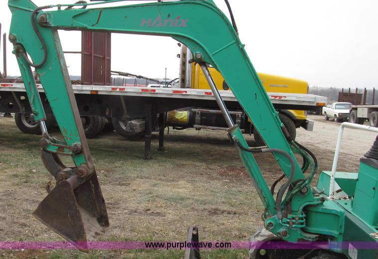 image for item G2210 Hanix H27 mini excavator