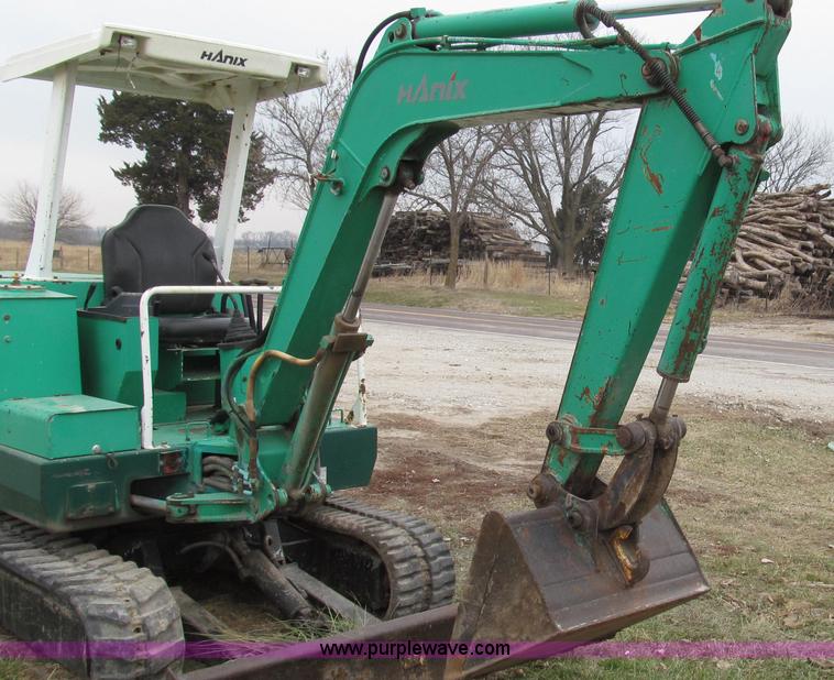 image for item G2210 Hanix H27 mini excavator