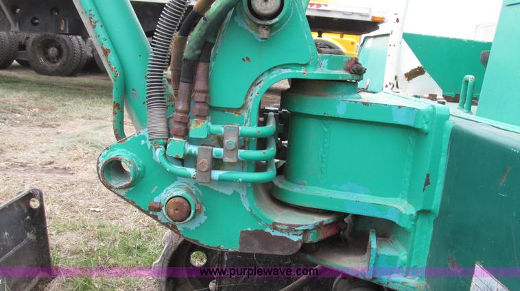 image for item G2210 Hanix H27 mini excavator