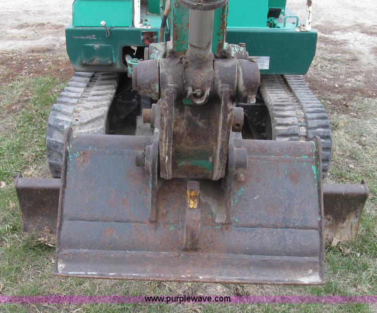 image for item G2210 Hanix H27 mini excavator