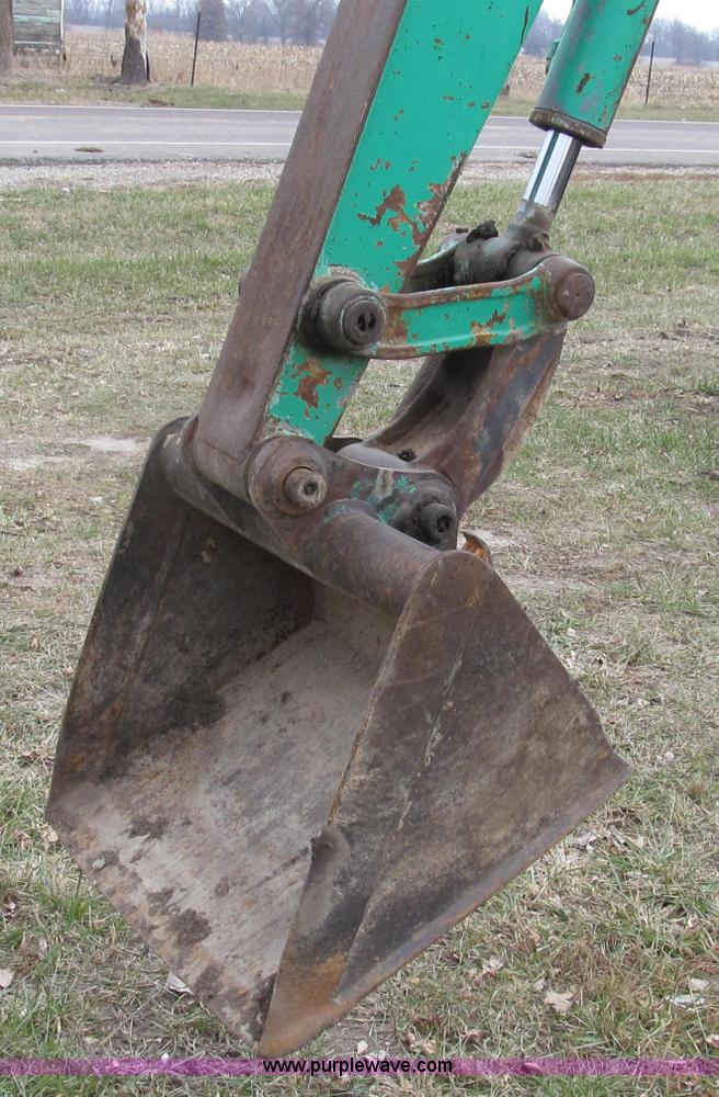 image for item G2210 Hanix H27 mini excavator