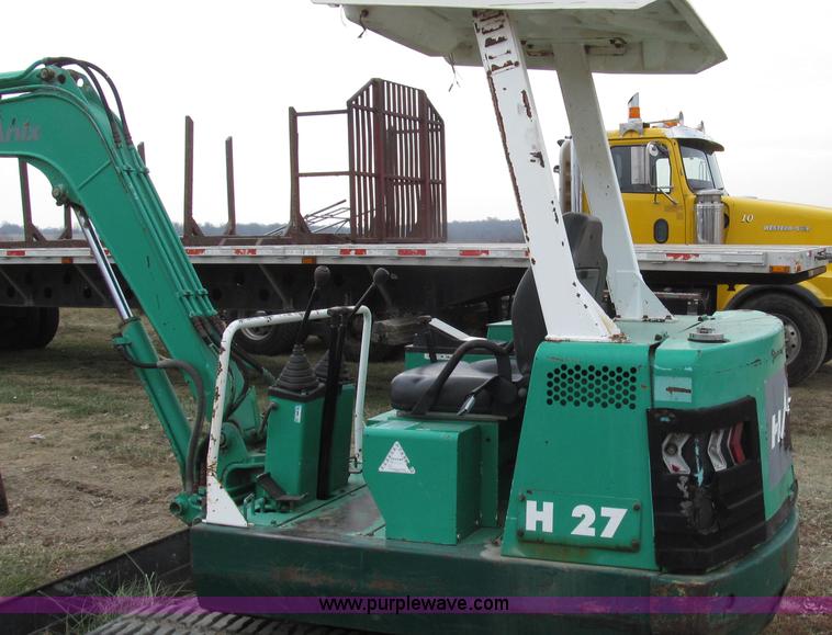 image for item G2210 Hanix H27 mini excavator